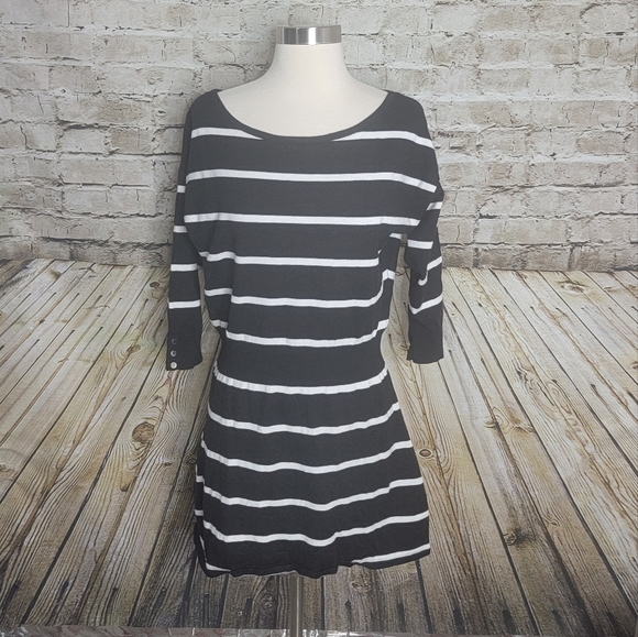White House Black Market Tops - White House Black Market Tunic Top Size M Stripe